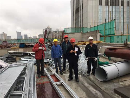 我們的玻璃鋼冷卻塔是業界的先驅產品,玻璃鋼冷卻風機